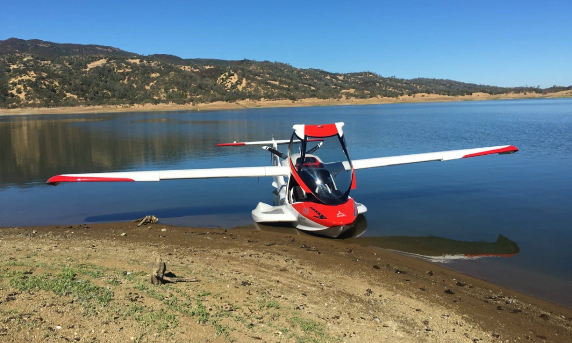 icon a5 flying